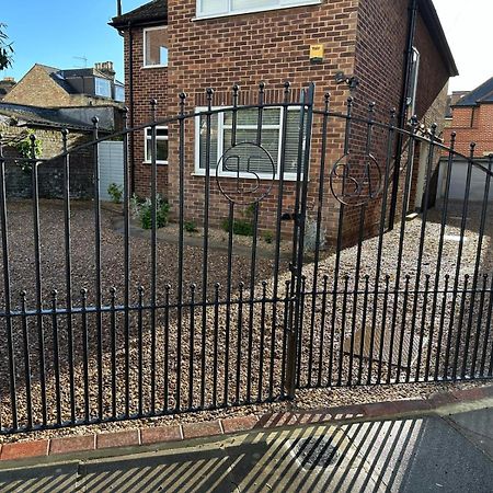 Large 2-Bedroom Maisonette With Free Parking Twickenham Exterior foto